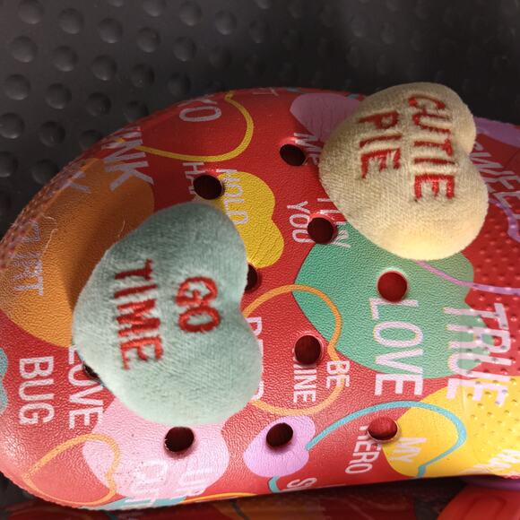 Crocs Sweethearts Valentines Junior Lined Sandals Red - Picture 4 of 8